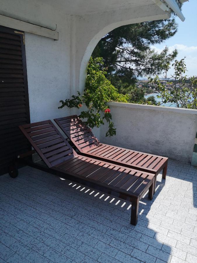 Apartments Bassi Stara Baška Екстериор снимка