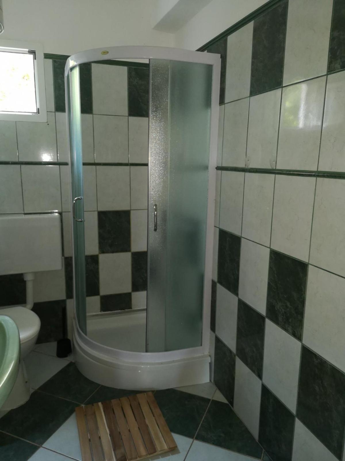 Apartments Bassi Stara Baška Екстериор снимка