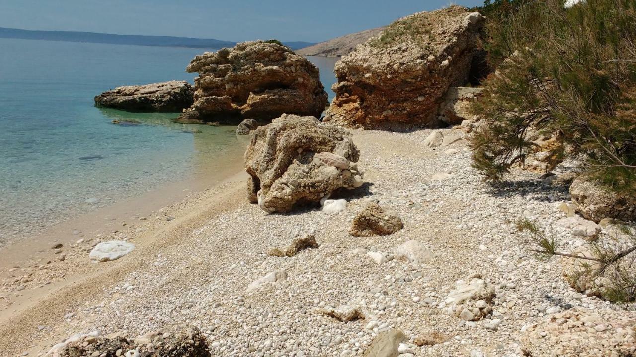 Apartments Bassi Stara Baška Екстериор снимка