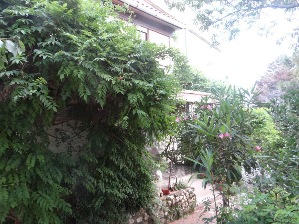 Apartments Bassi Stara Baška Екстериор снимка