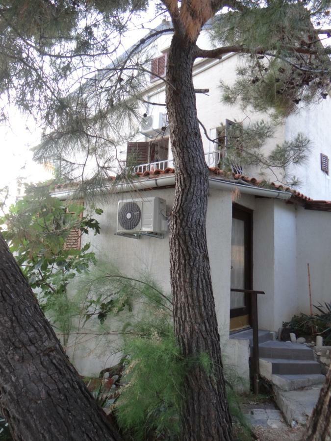 Apartments Bassi Stara Baška Екстериор снимка