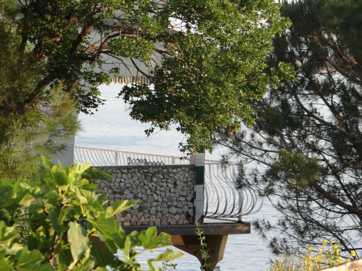 Apartments Bassi Stara Baška Екстериор снимка