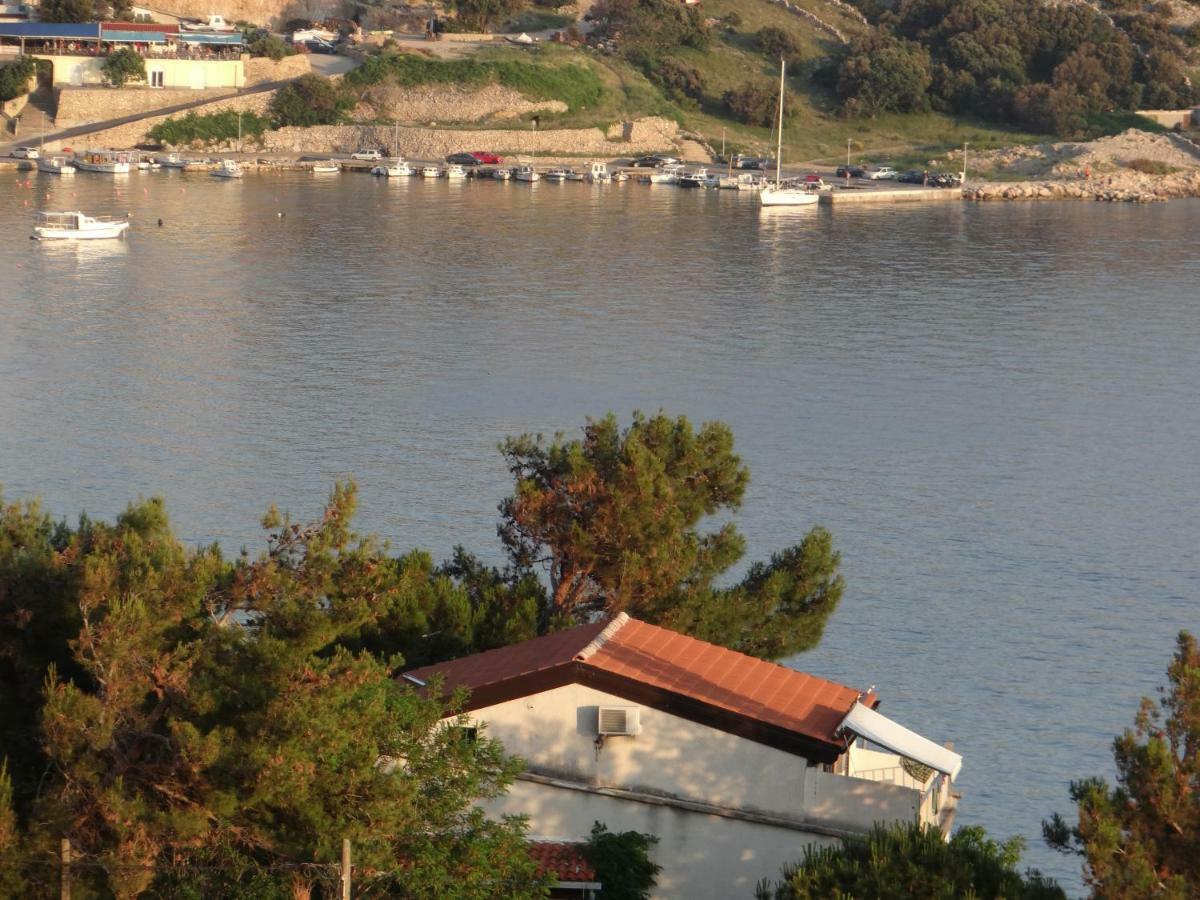 Apartments Bassi Stara Baška Екстериор снимка