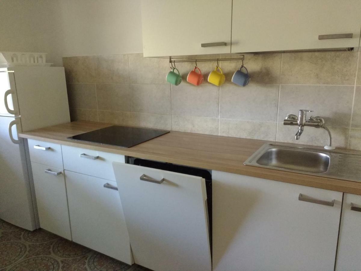 Apartments Bassi Stara Baška Екстериор снимка