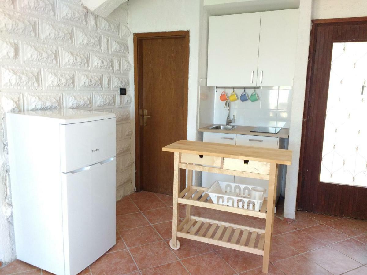 Apartments Bassi Stara Baška Екстериор снимка