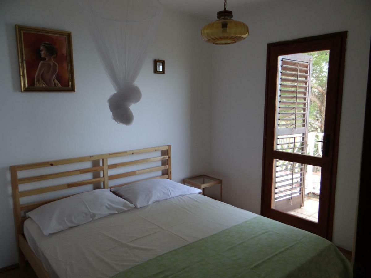 Apartments Bassi Stara Baška Екстериор снимка