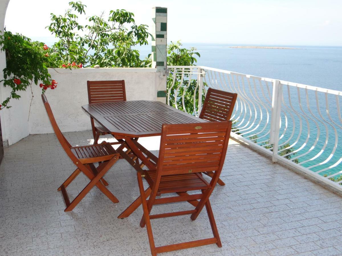 Apartments Bassi Stara Baška Екстериор снимка