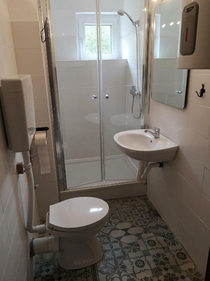 Apartments Bassi Stara Baška Екстериор снимка